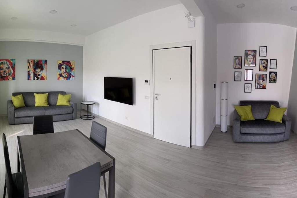 Simply House ชิวิตาเวกเกีย ภายนอก รูปภาพ